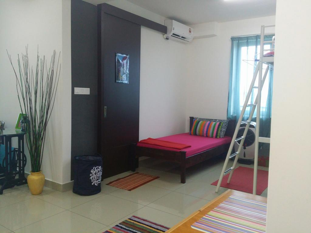 קואלה סלאנגור Alami Homestay Trefoil מראה חיצוני תמונה