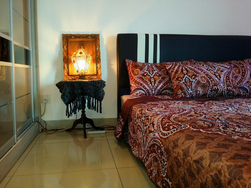 קואלה סלאנגור Alami Homestay Trefoil מראה חיצוני תמונה
