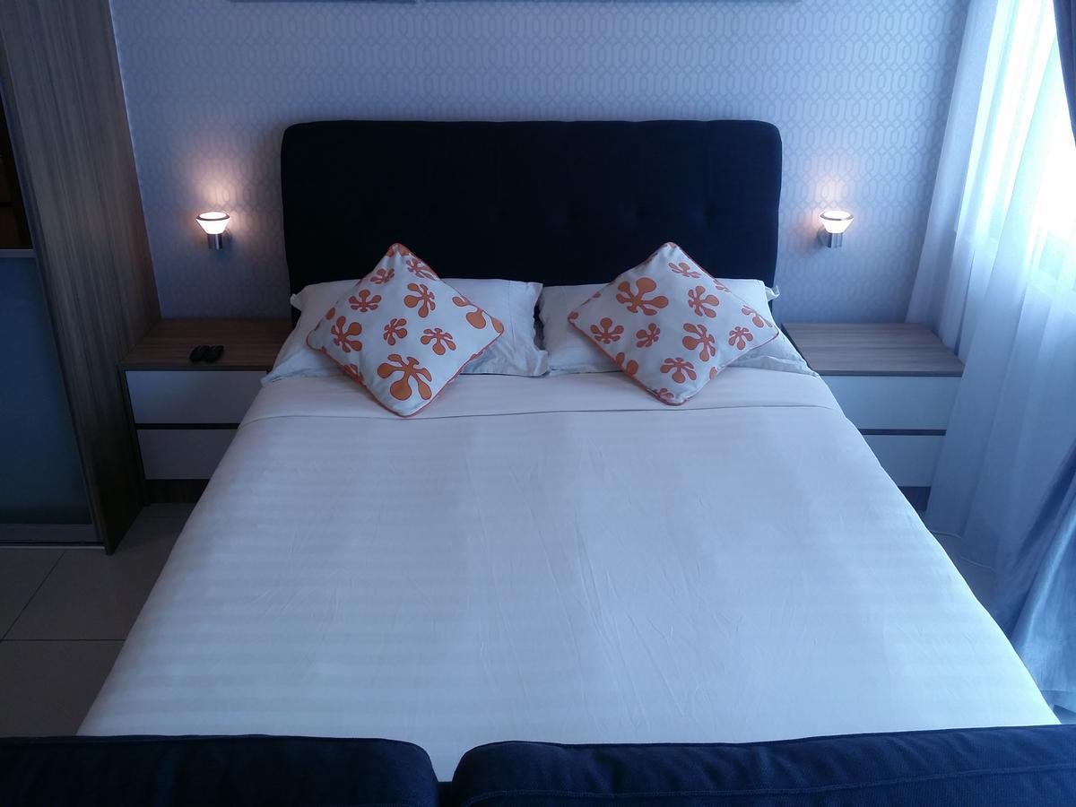 קואלה סלאנגור Alami Homestay Trefoil מראה חיצוני תמונה