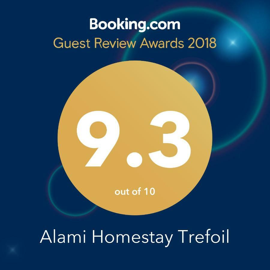 קואלה סלאנגור Alami Homestay Trefoil מראה חיצוני תמונה